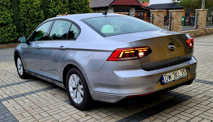 Volkswagen Passat cena 108000 przebieg: 59000, rok produkcji 2020 z Strzelin małe 56